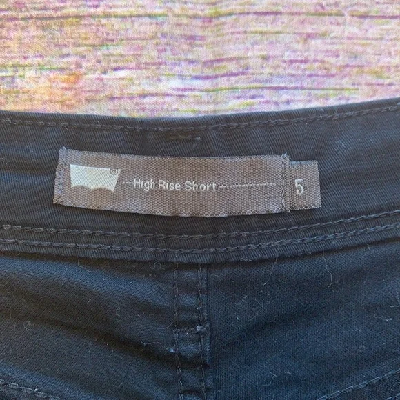 Levi’s Black High Rise Short • Sz 5 - Picture 5 of 10